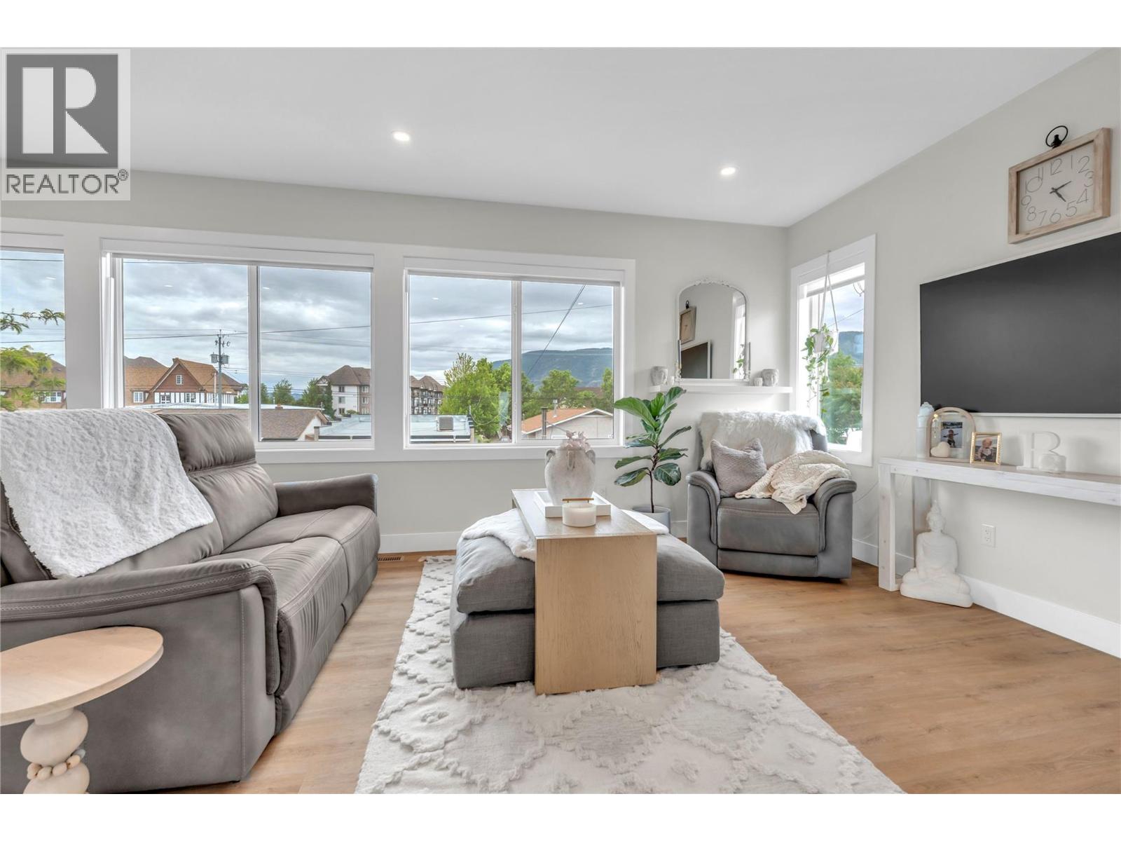 264 Douglas Avenue, Penticton, British Columbia  V2A 2T8 - Photo 8 - 10389142