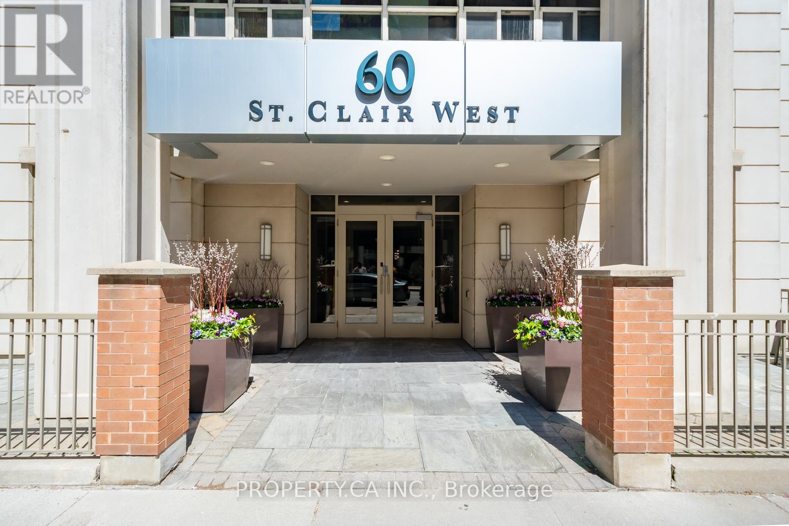 202 - 60 St Clair Avenue W, Toronto, Ontario  M4V 1M1 - Photo 17 - C13077320