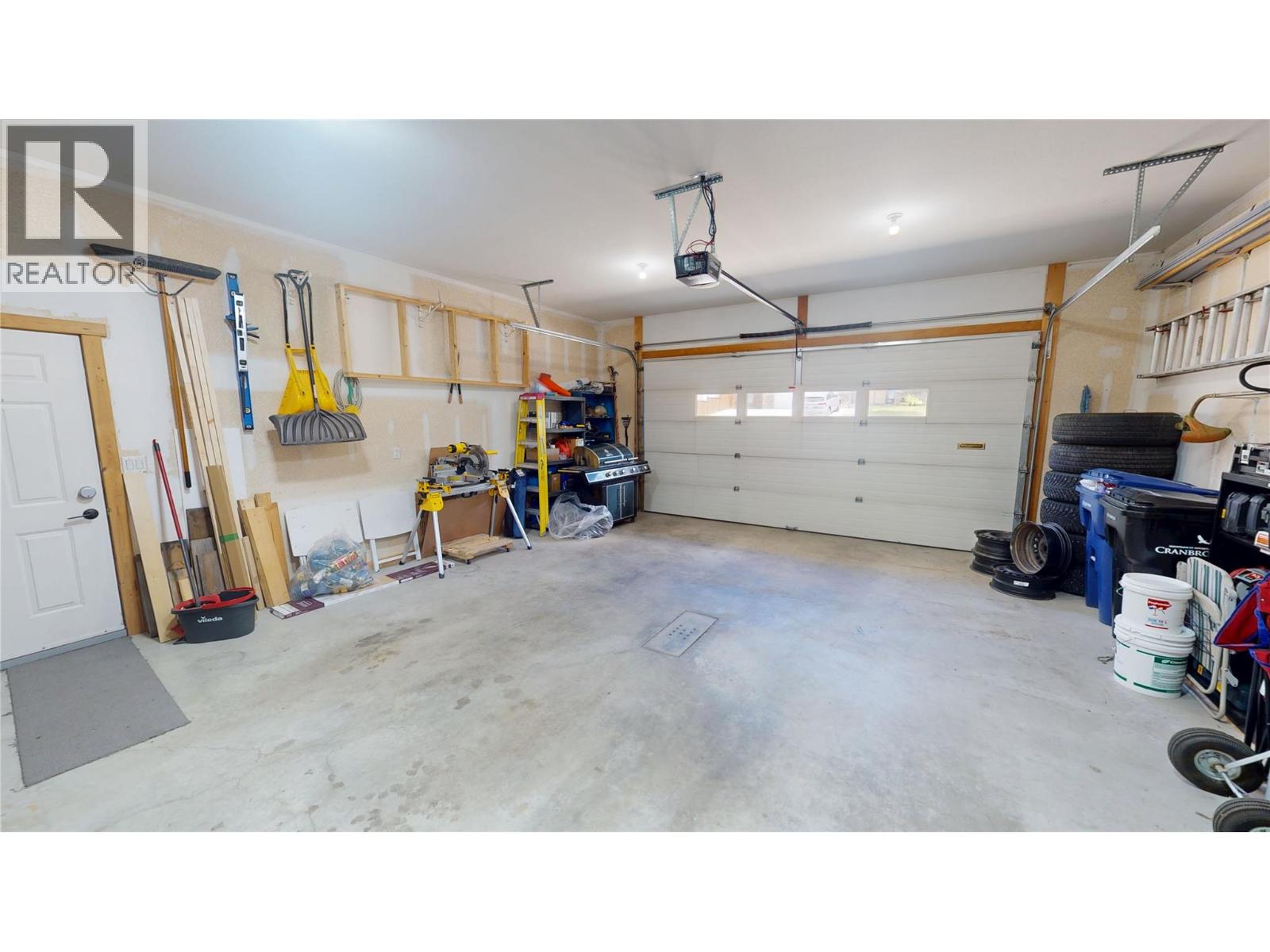 3329 Mt Fisher Drive, Cranbrook, British Columbia  V1C 6N6 - Photo 24 - 10396086