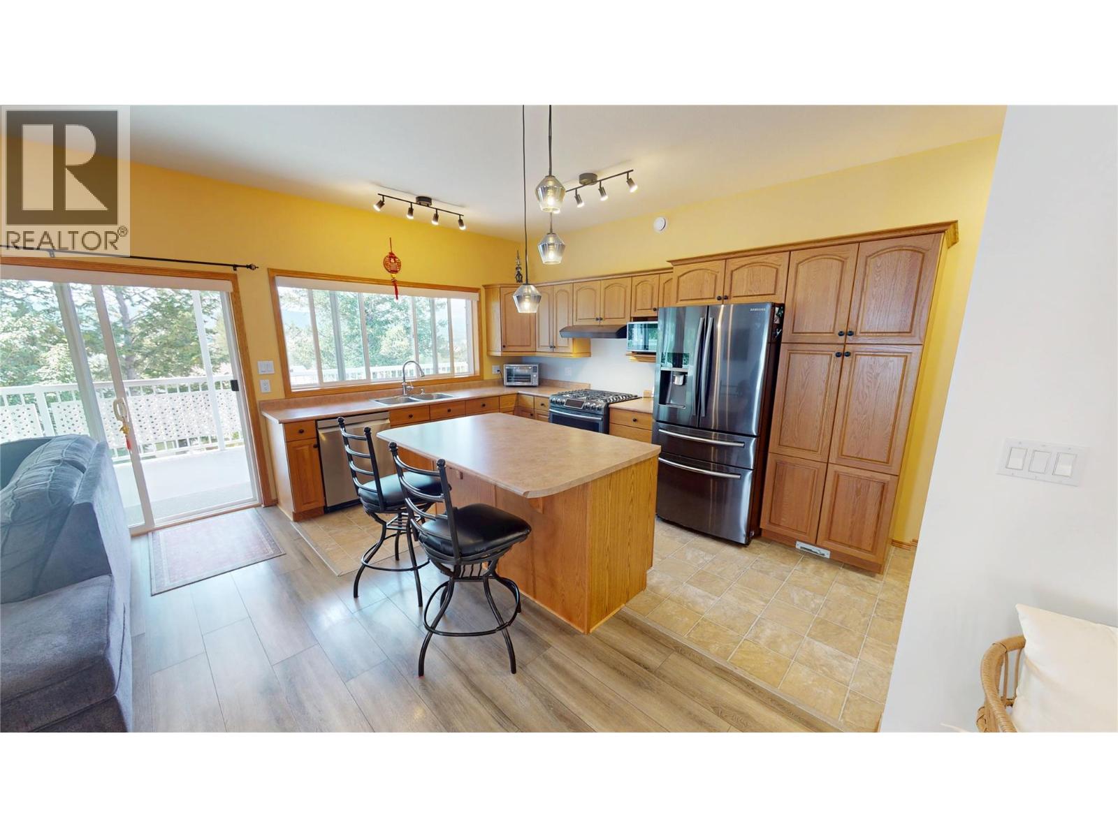 3329 Mt Fisher Drive, Cranbrook, British Columbia  V1C 6N6 - Photo 7 - 10396086