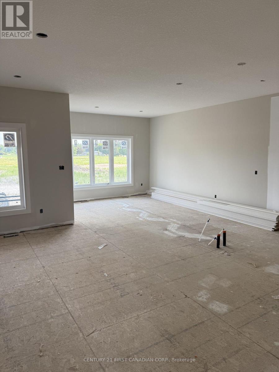 132 Addison Avenue, Lucan Biddulph, Ontario  N0M 2J0 - Photo 10 - X12877752
