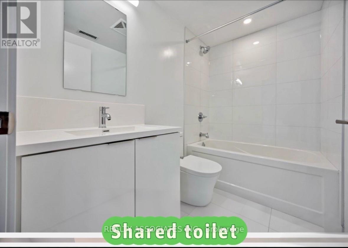 1713 - 121 St Patrick Street, Toronto, Ontario  M5T 0B8 - Photo 15 - C13613960