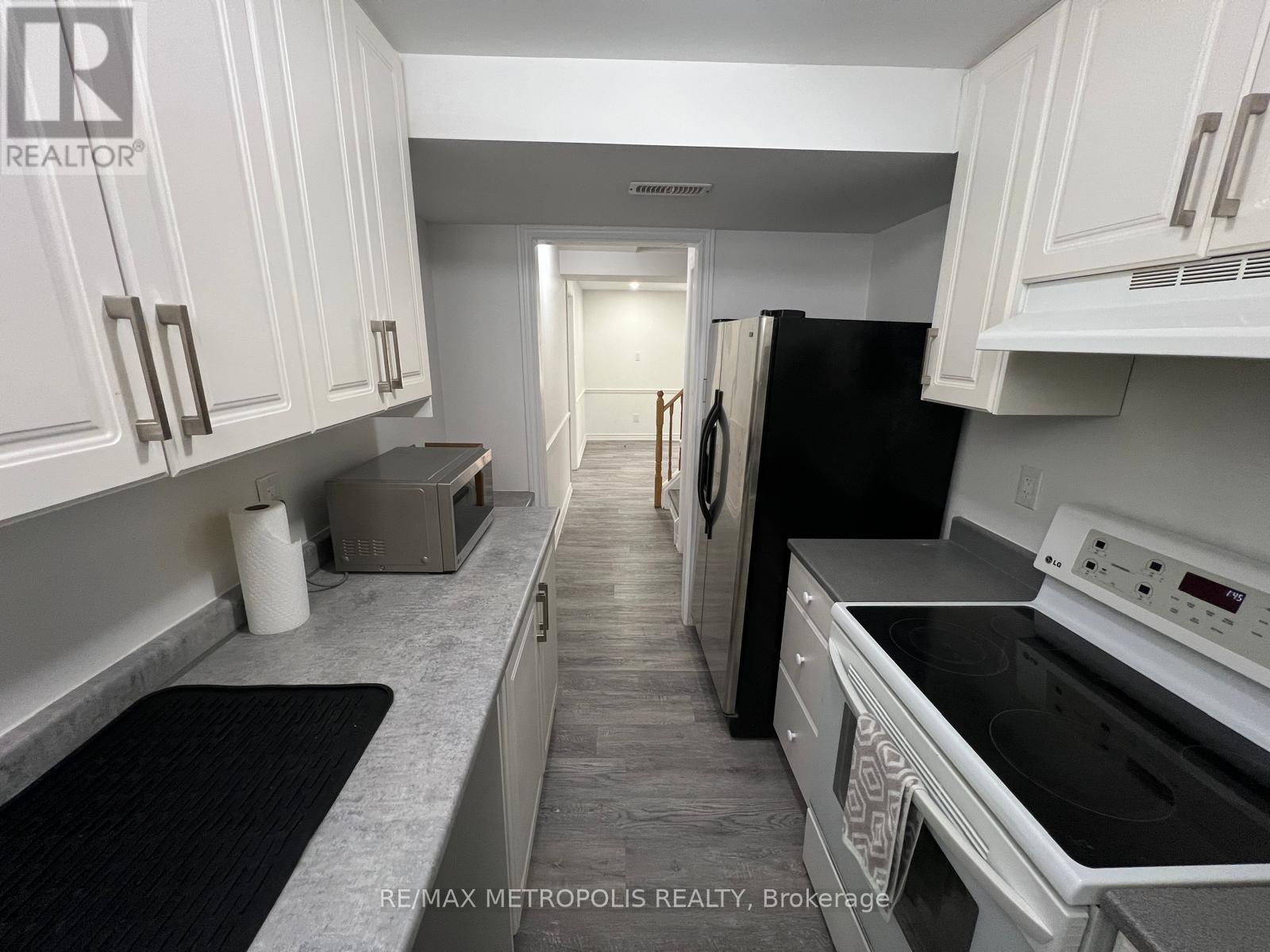 Bsmt - 570 Springview Drive, Pickering, Ontario  L1V 4X2 - Photo 10 - E13613842