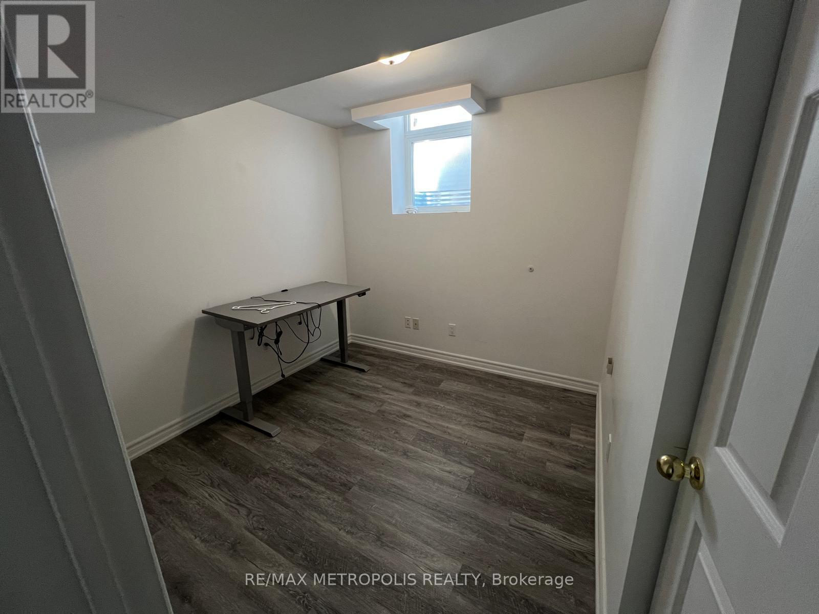 Bsmt - 570 Springview Drive, Pickering, Ontario  L1V 4X2 - Photo 12 - E13613842