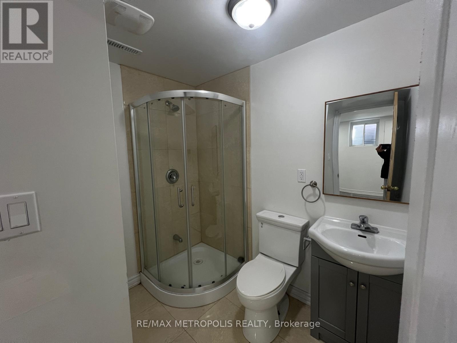 Bsmt - 570 Springview Drive, Pickering, Ontario  L1V 4X2 - Photo 17 - E13613842