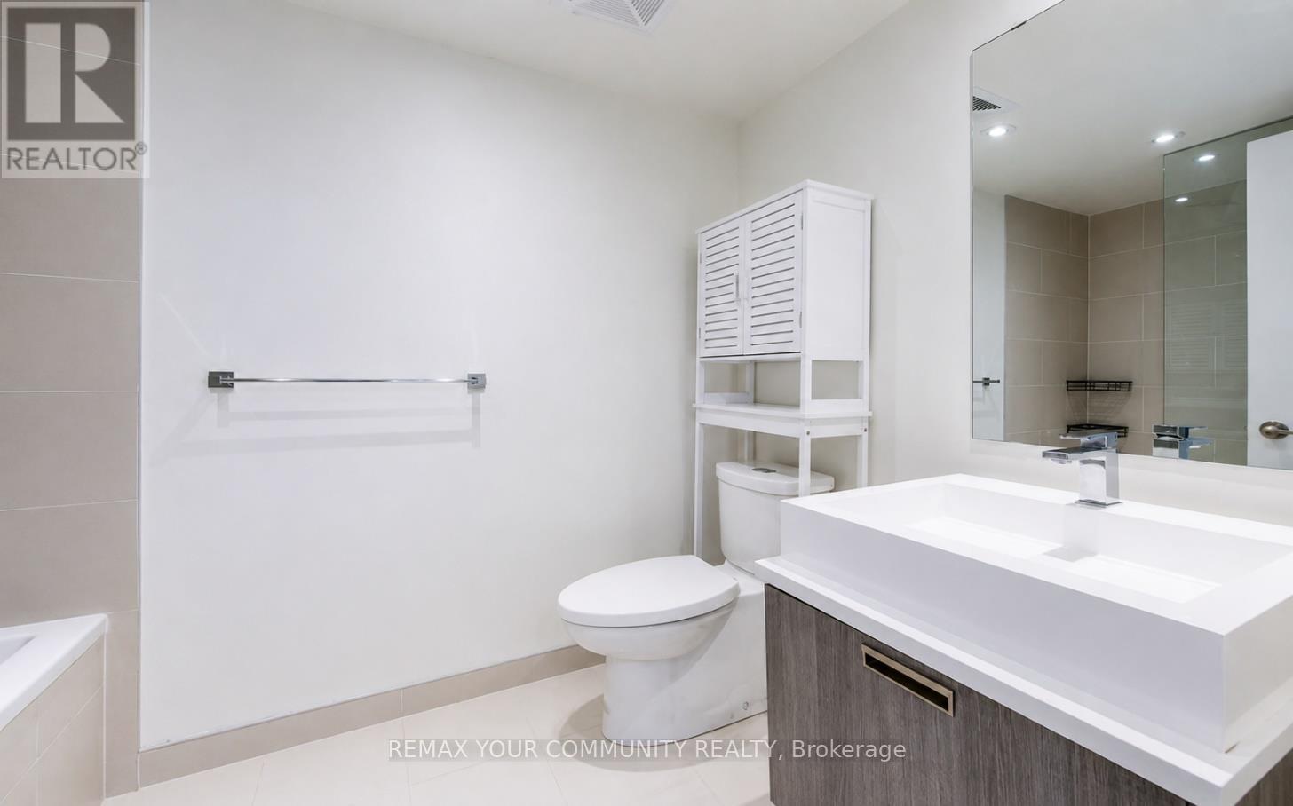 503 - 246 Logan Avenue, Toronto, Ontario  M4M 1J2 - Photo 11 - E13614040