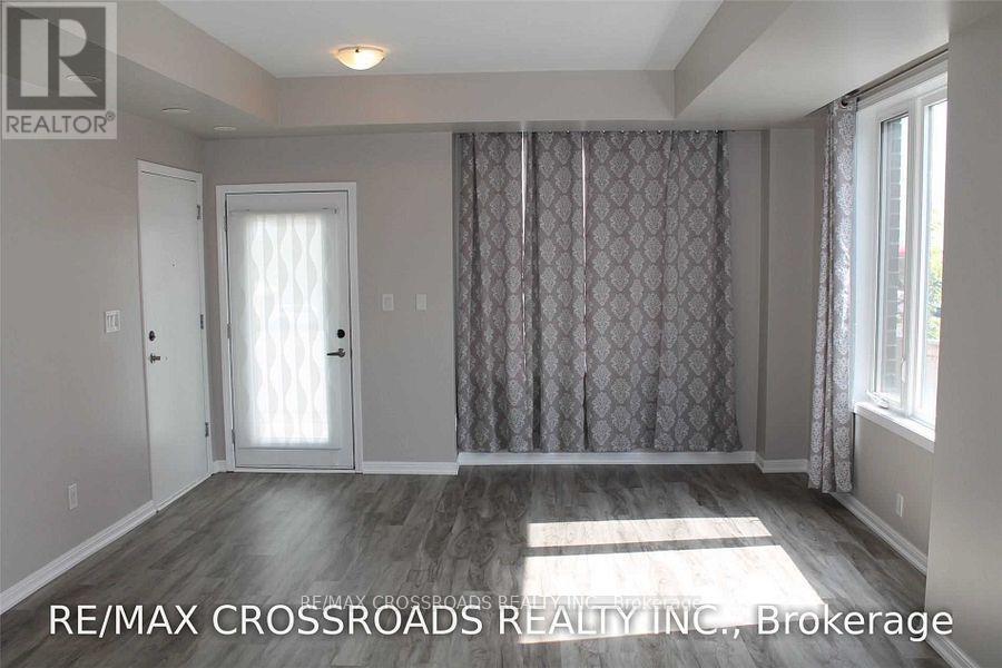 311 - 1460 Whites Road, Pickering, Ontario  L1V 0E8 - Photo 3 - E13614052