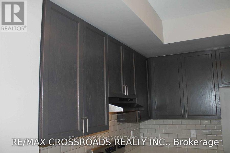 311 - 1460 Whites Road, Pickering, Ontario  L1V 0E8 - Photo 8 - E13614052