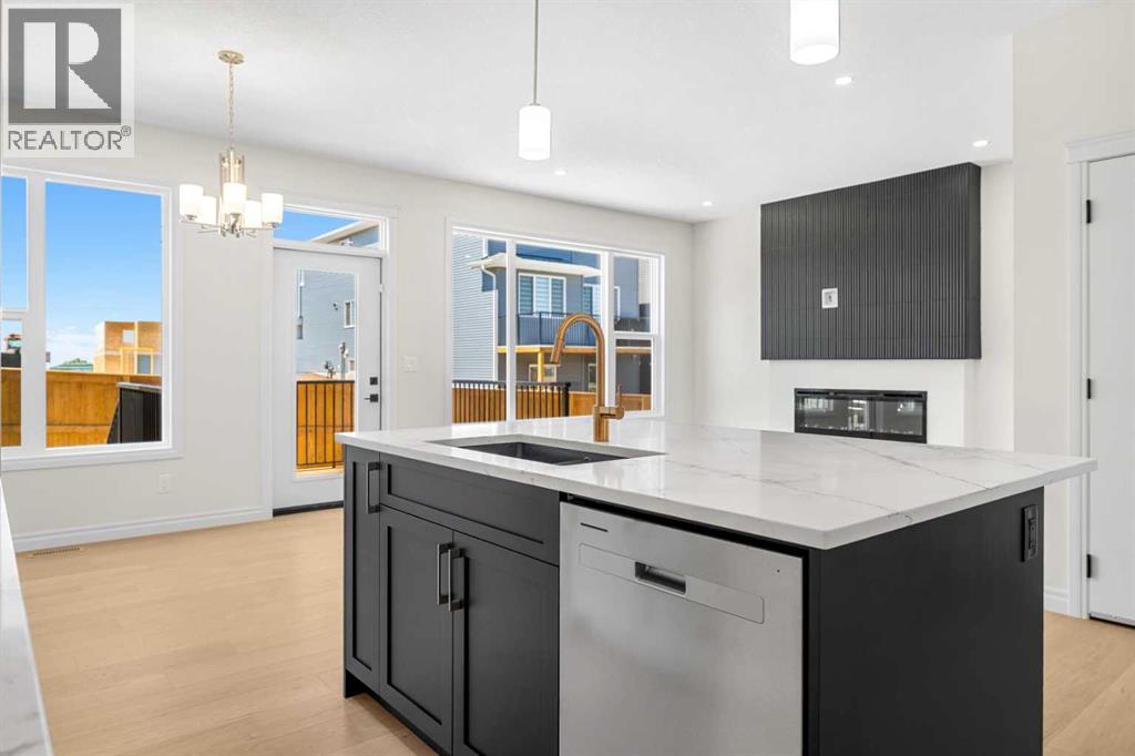 63 Annette Rise NW, Calgary, Alberta  T3R 2L6 - Photo 8 - A2329509
