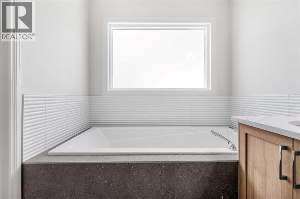 63 Annette Rise NW, Calgary, Alberta  T3R 2L6 - Photo 29 - A2329509