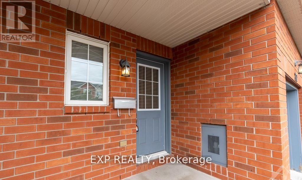282 Macoun Circle, Ottawa, Ontario  K1T 0H9 - Photo 3 - X13613770