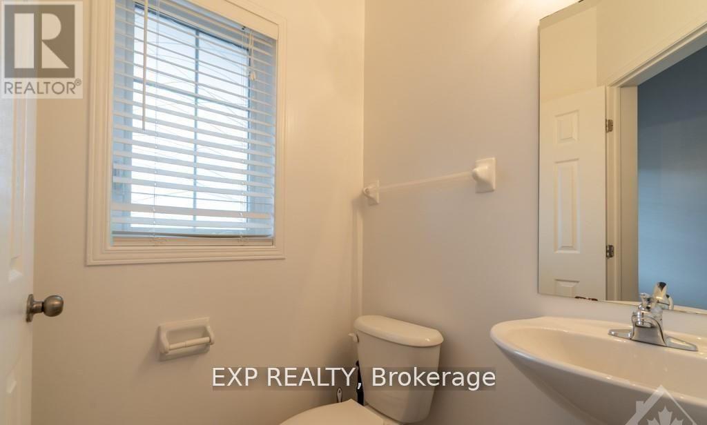 282 Macoun Circle, Ottawa, Ontario  K1T 0H9 - Photo 5 - X13613770