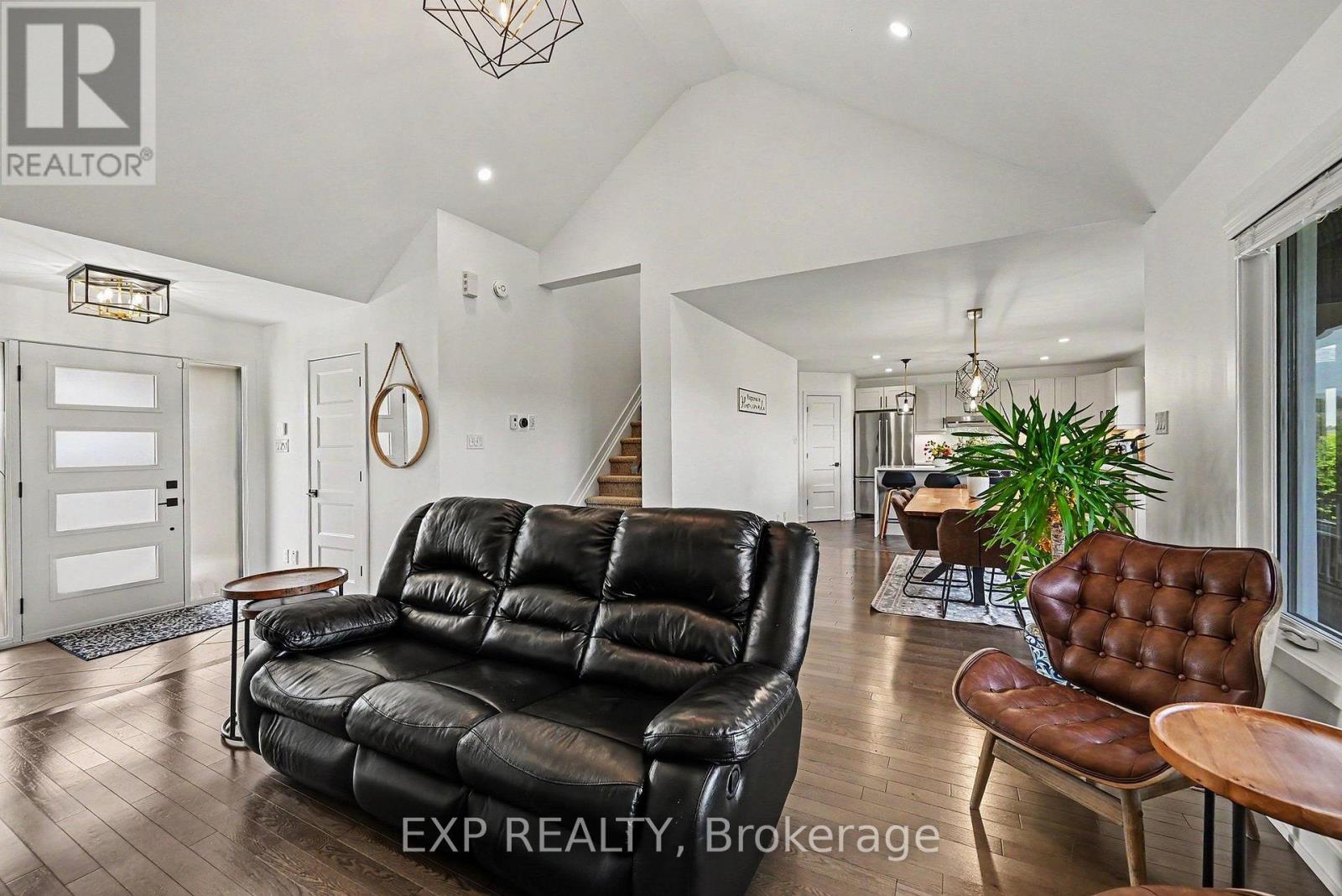 306 Moisson Street, Russell, Ontario  K0A 1W0 - Photo 6 - X13613970