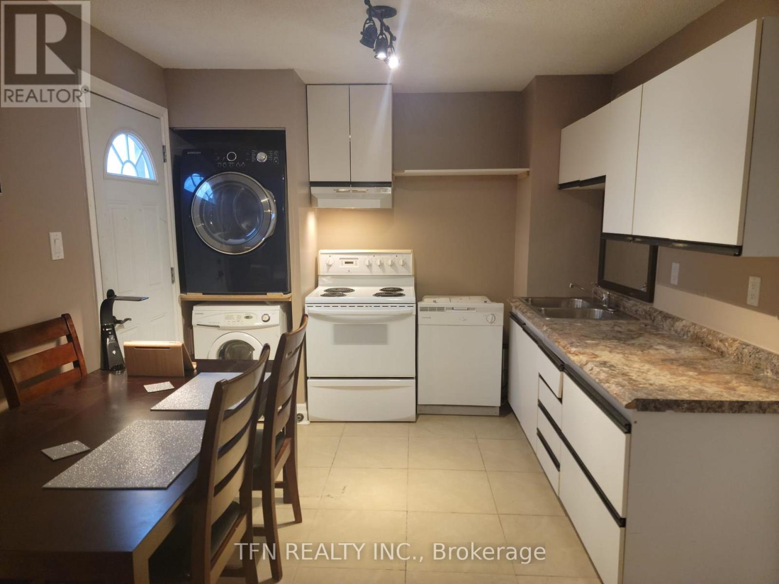 86-C Dale Crescent, Bradford West Gwillimbury, Ontario  L0L 1L0 - Photo 10 - N13613952