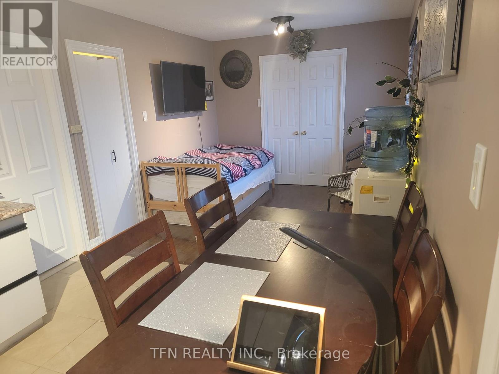 86-C Dale Crescent, Bradford West Gwillimbury, Ontario  L0L 1L0 - Photo 7 - N13613952