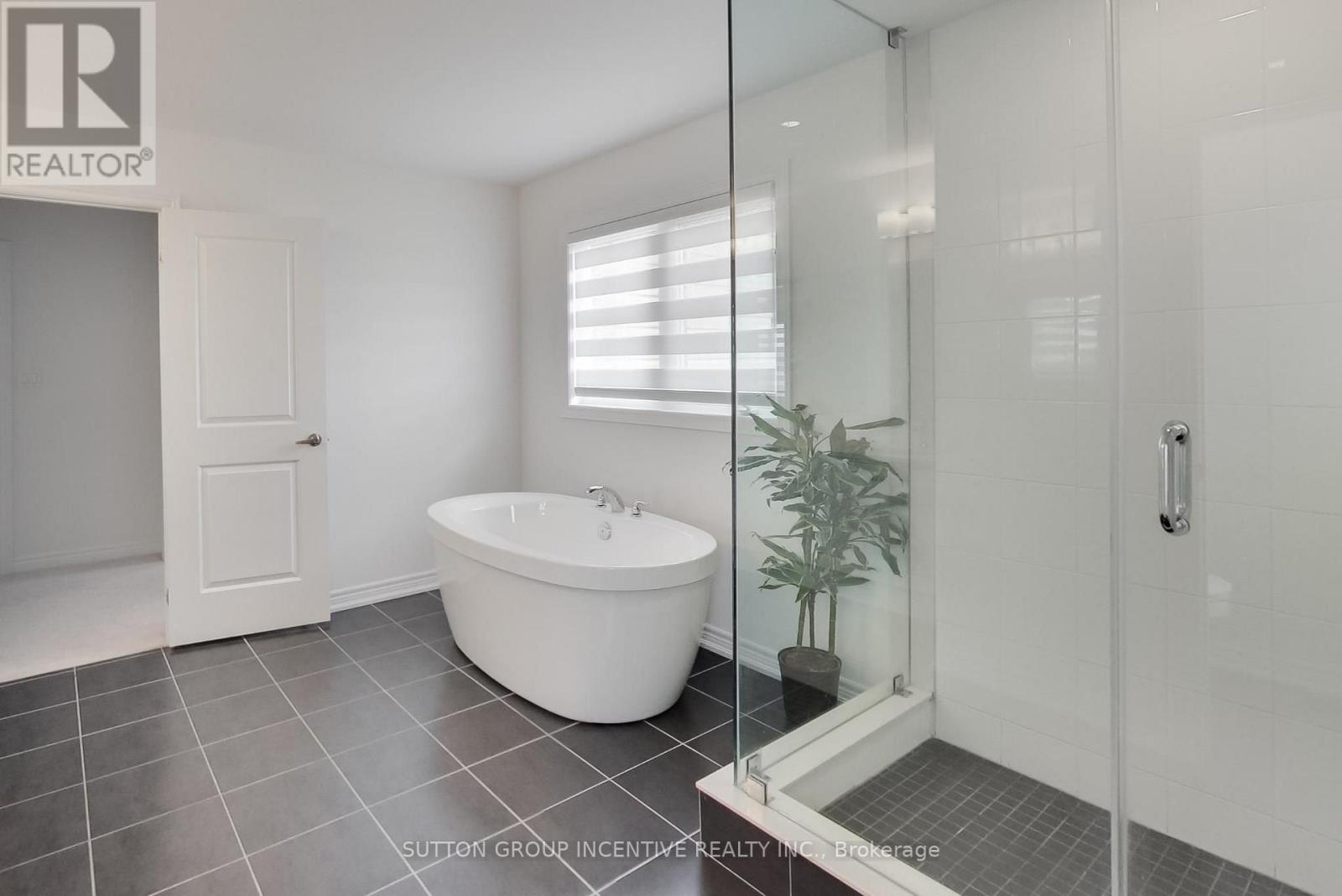 13 Abbey Crescent, Barrie, Ontario  L9J 0W9 - Photo 18 - S13613926