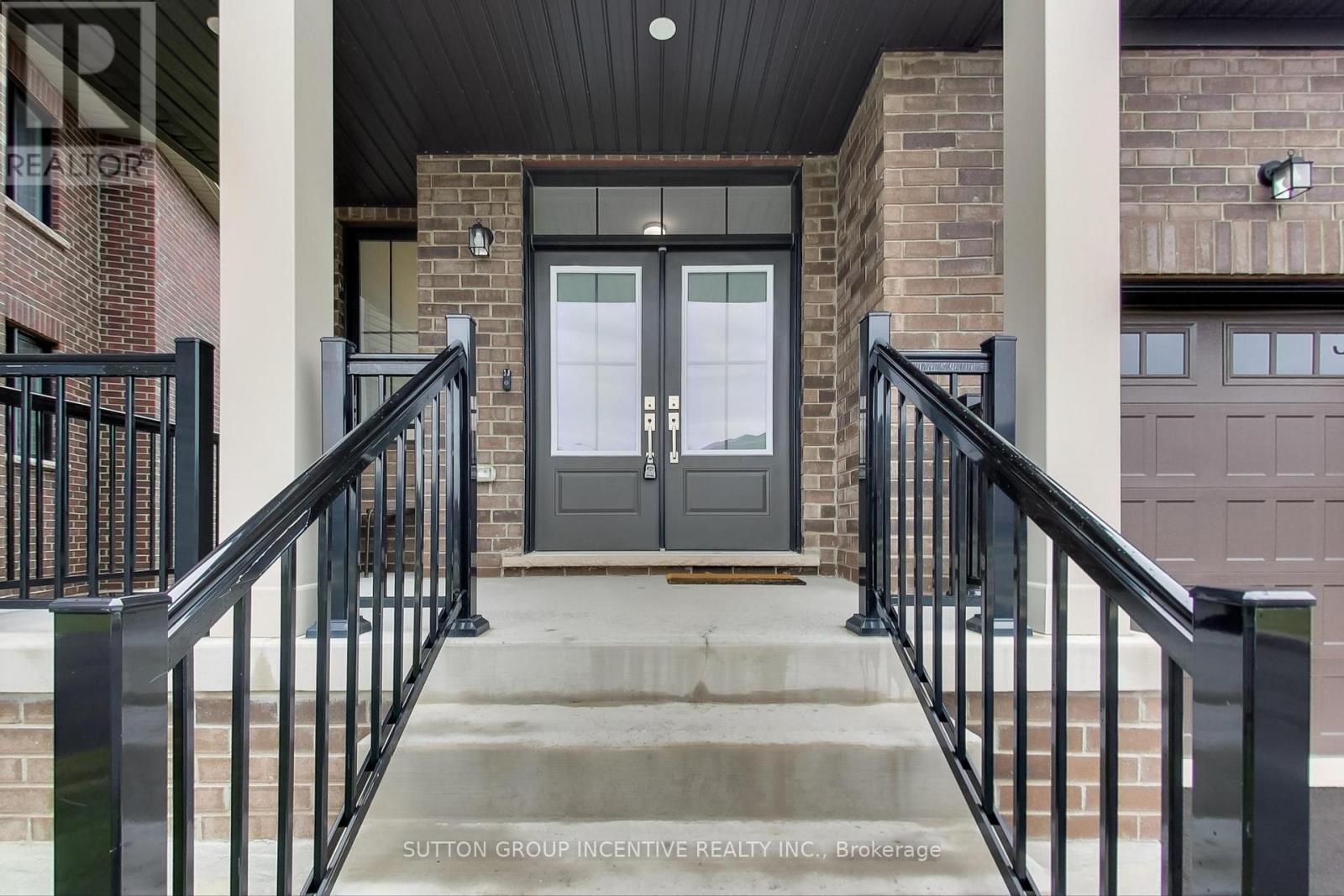 13 Abbey Crescent, Barrie, Ontario  L9J 0W9 - Photo 2 - S13613926