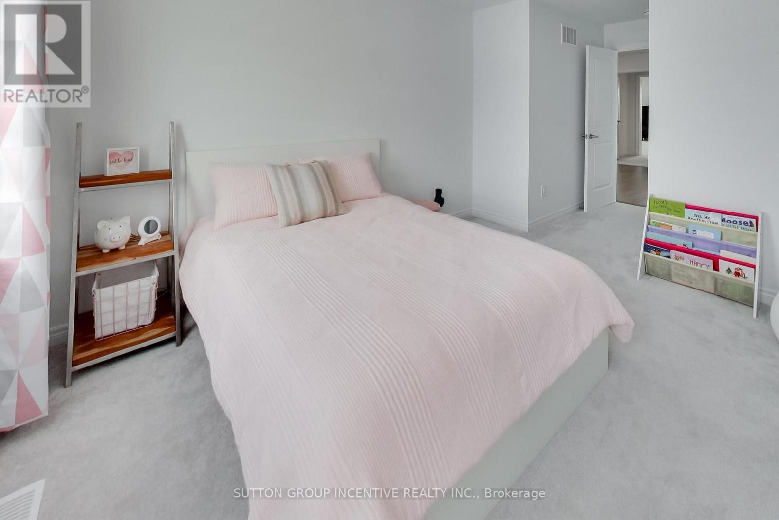 13 Abbey Crescent, Barrie, Ontario  L9J 0W9 - Photo 24 - S13613926