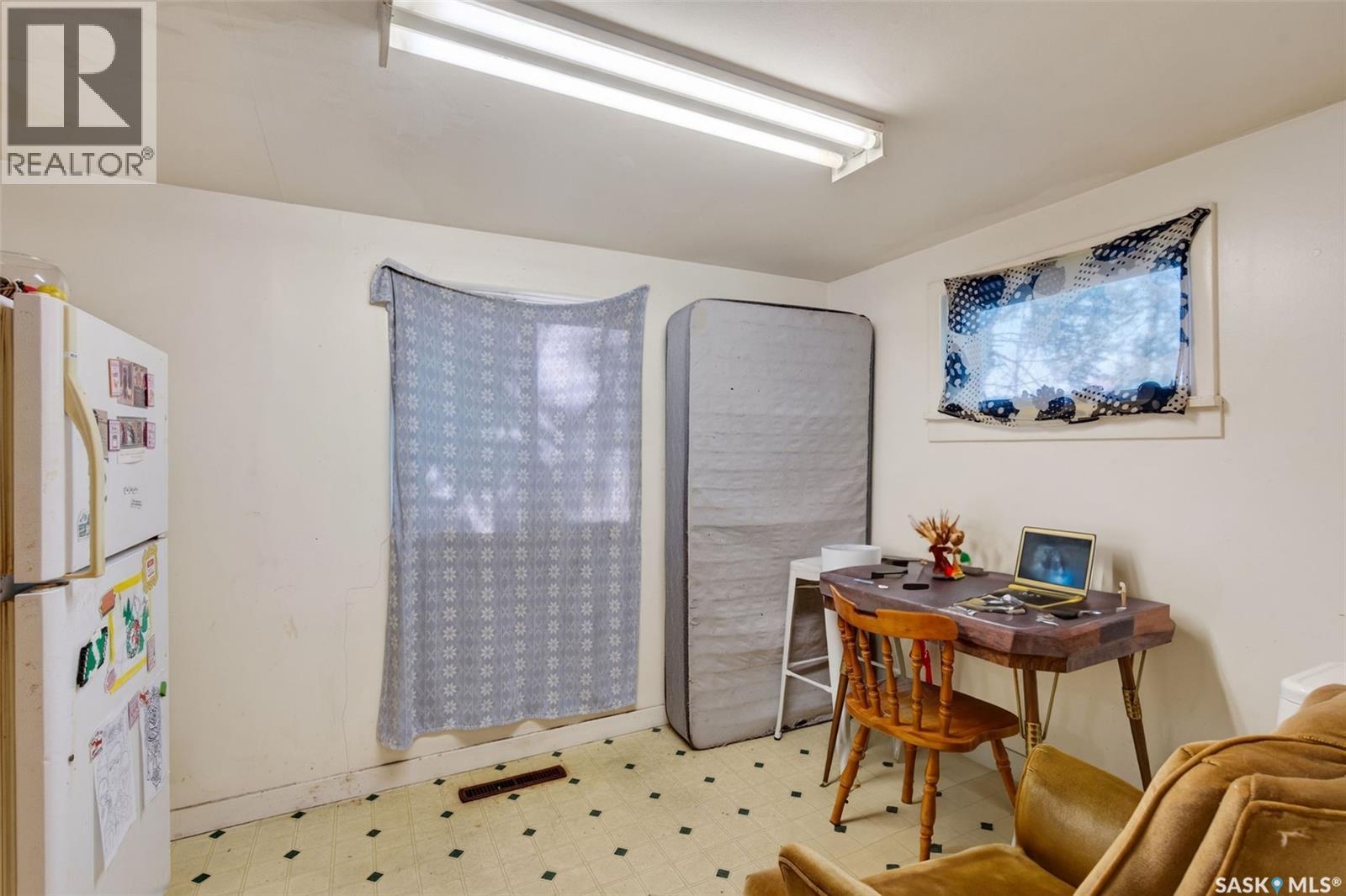 209 V Avenue S, Saskatoon, Saskatchewan  S7M 3E2 - Photo 11 - SK043568