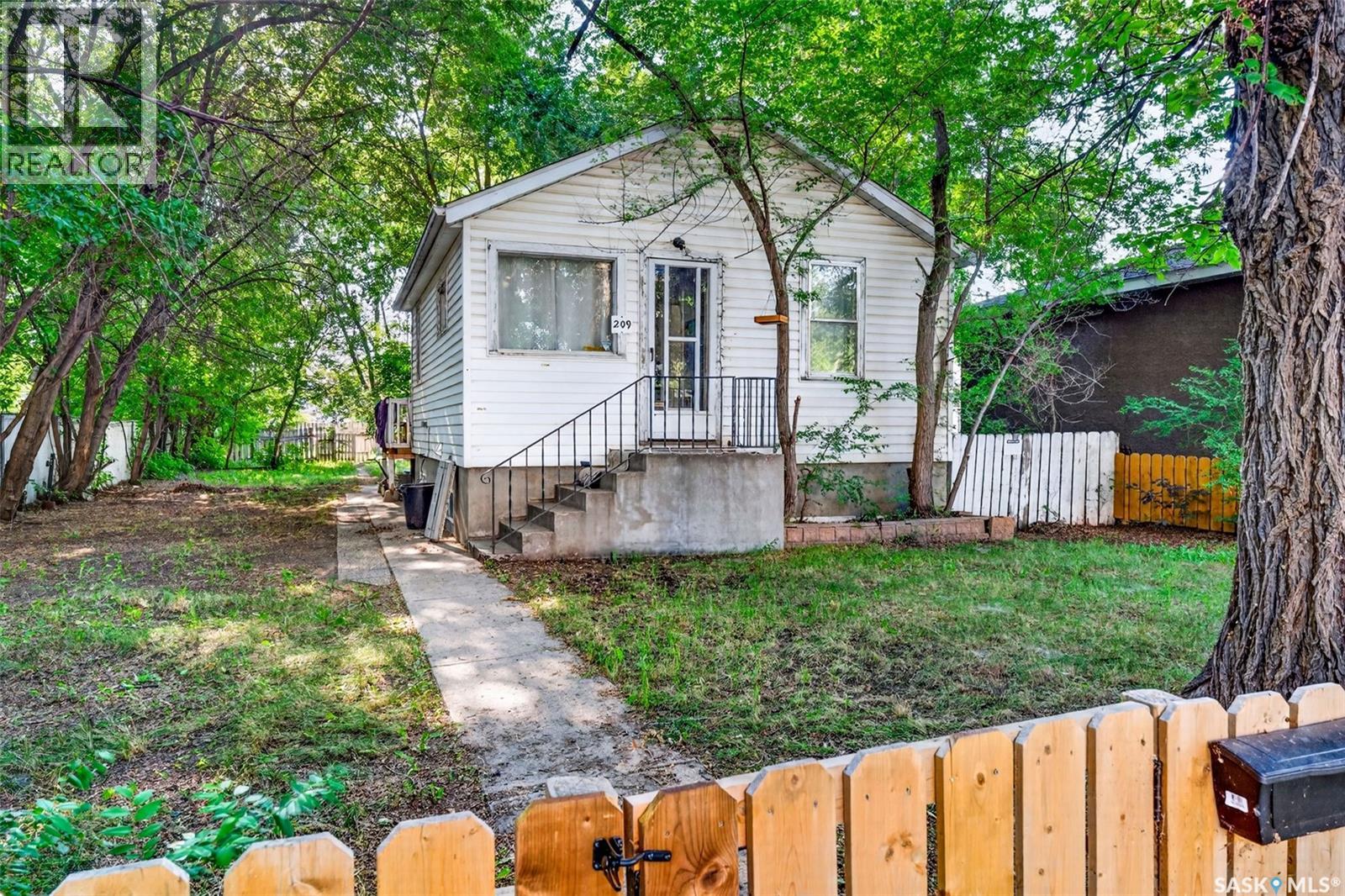 209 V Avenue S, Saskatoon, Saskatchewan  S7M 3E2 - Photo 26 - SK043568