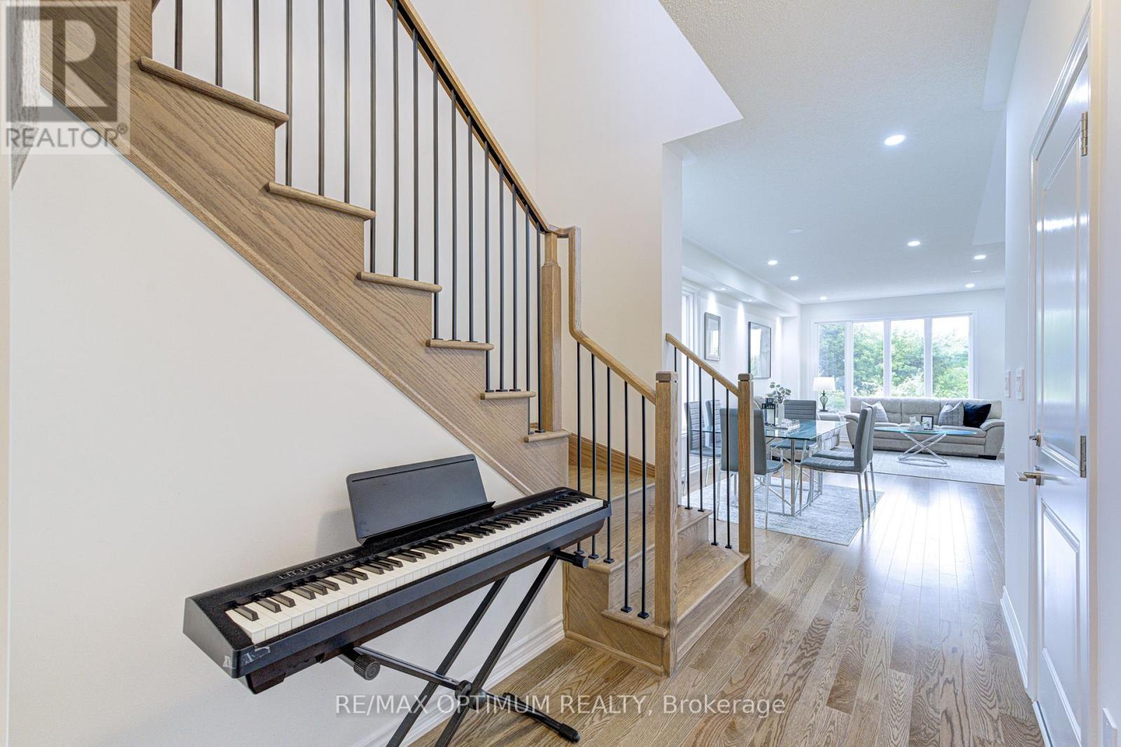 44 Bermondsey Way, Brampton, Ontario L6Y 6K9 - Photo 8 - W13613748