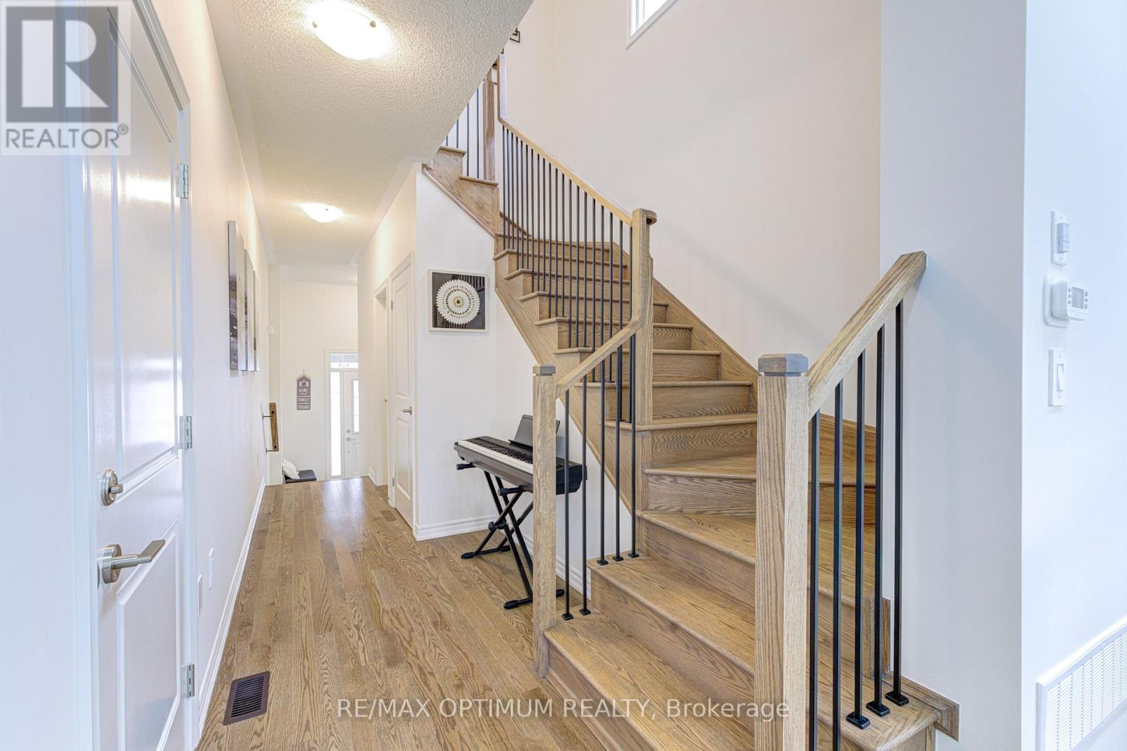 44 Bermondsey Way, Brampton, Ontario L6Y 6K9 - Photo 9 - W13613748