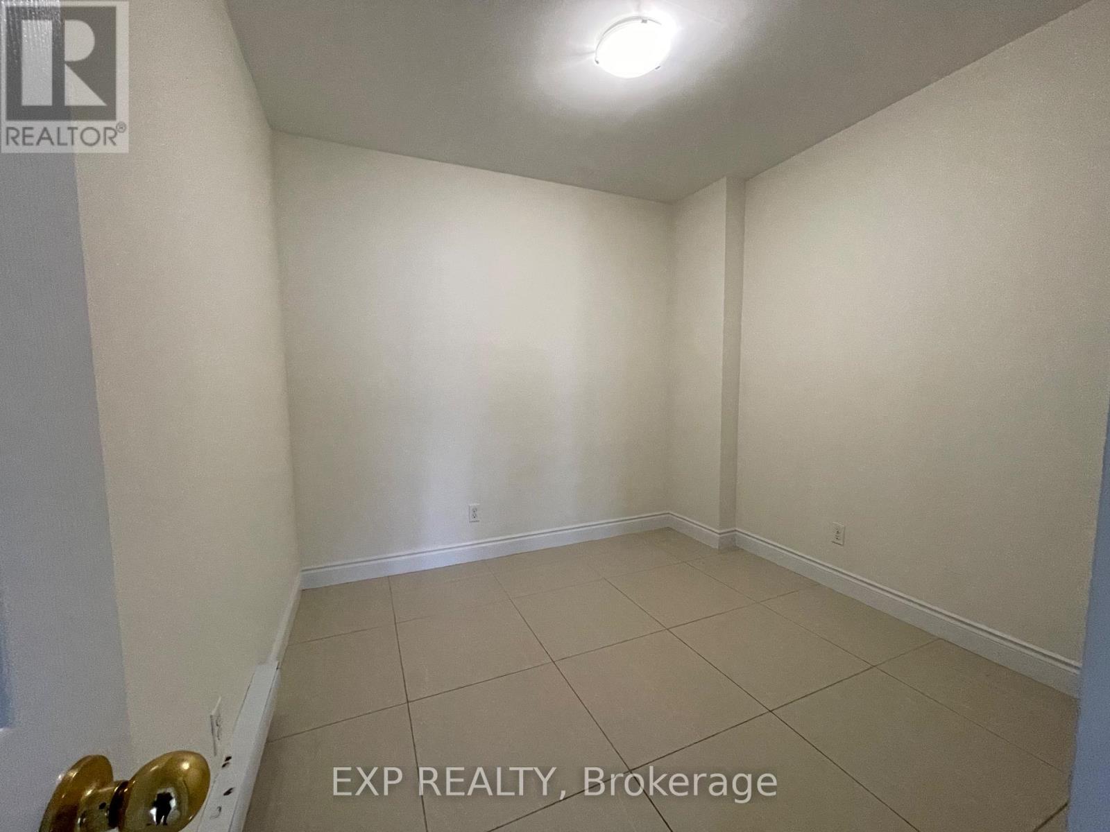 202 - 258 Lakeshore Road E, Mississauga, Ontario  L5G 1G9 - Photo 10 - W13613786