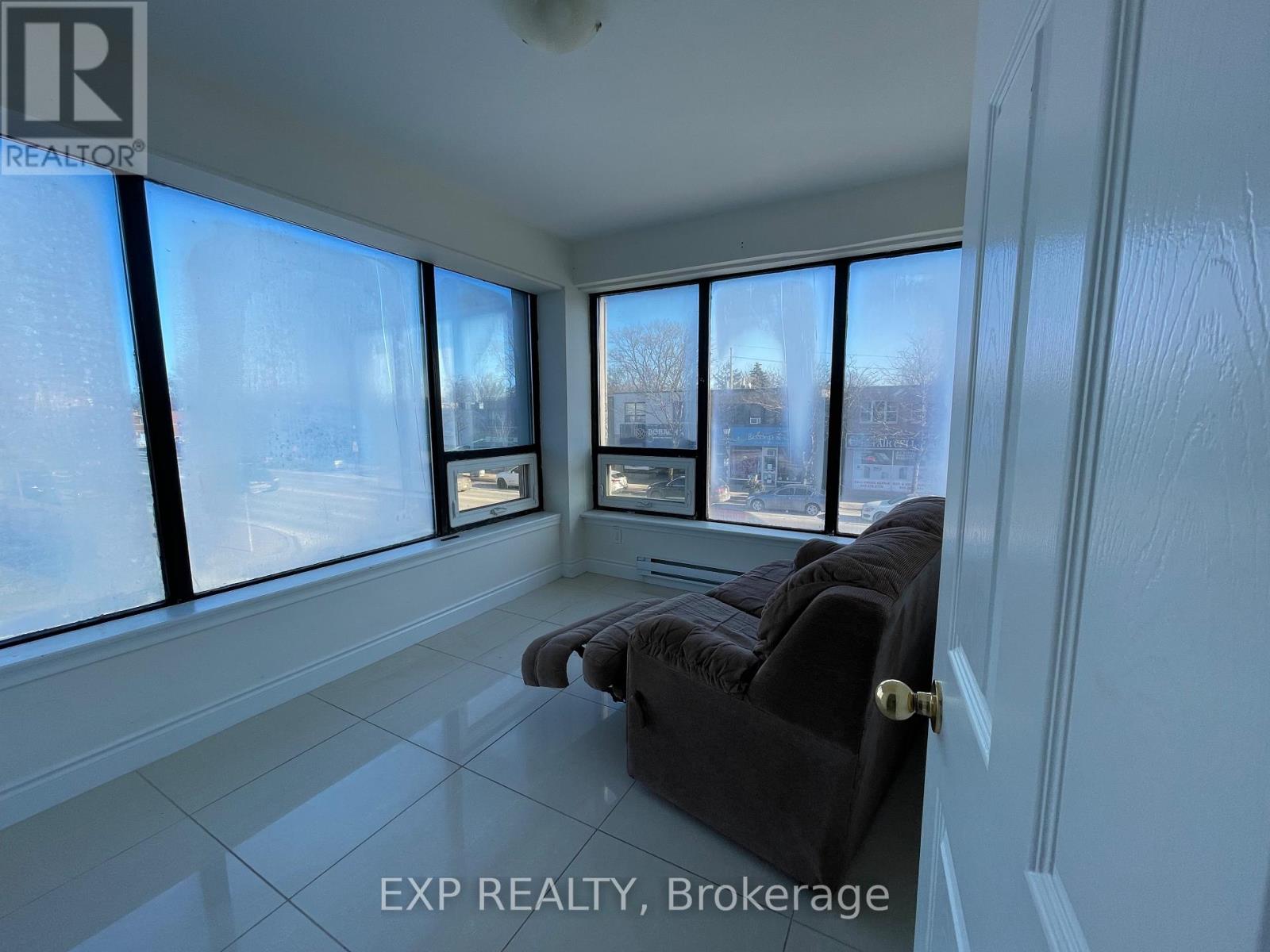 202 - 258 Lakeshore Road E, Mississauga, Ontario  L5G 1G9 - Photo 8 - W13613786