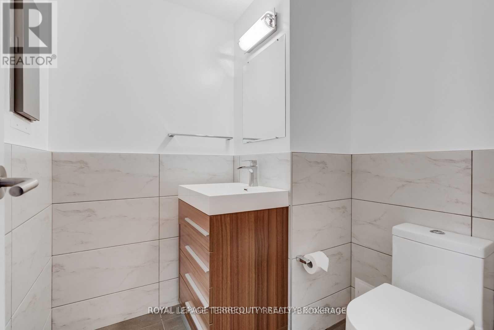 214 - 60 Southport Street, Toronto, Ontario  M6S 3N4 - Photo 8 - W13613848