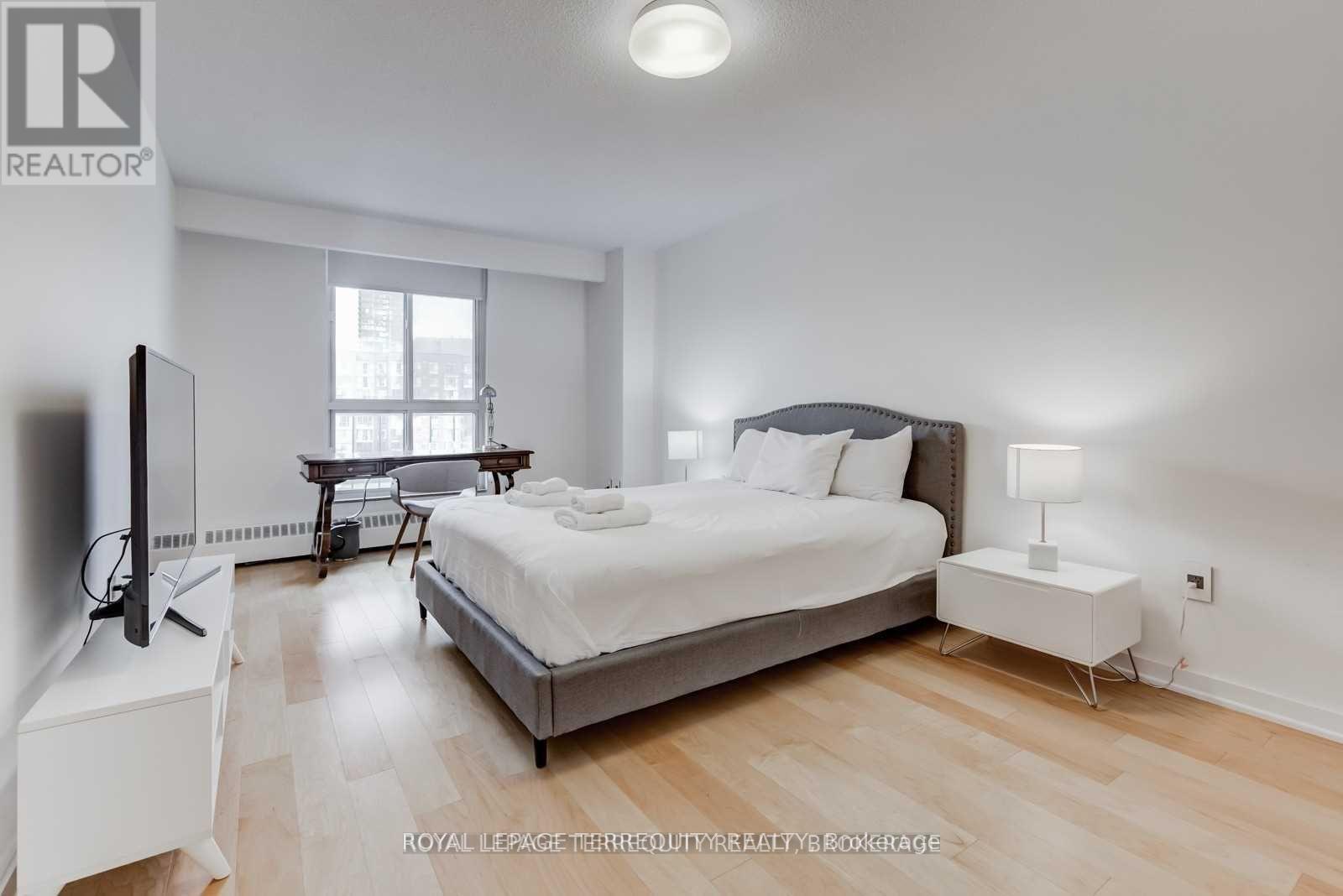 214 - 60 Southport Street, Toronto, Ontario  M6S 3N4 - Photo 9 - W13613848