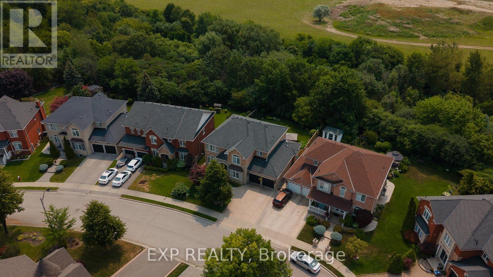 26 Packham Circle, Brampton, Ontario  L7A 2N6 - Photo 2 - W13613856