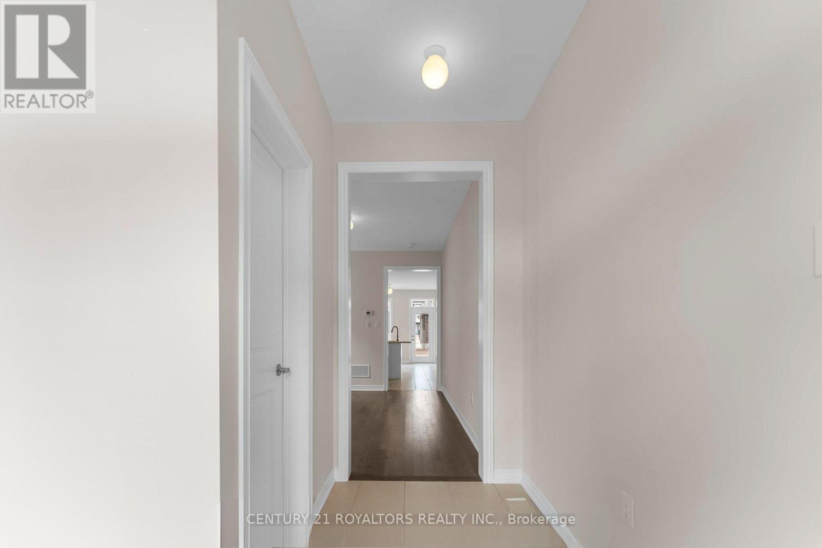 873 Logan Drive, Milton, Ontario  L9E 2C3 - Photo 2 - W13613902