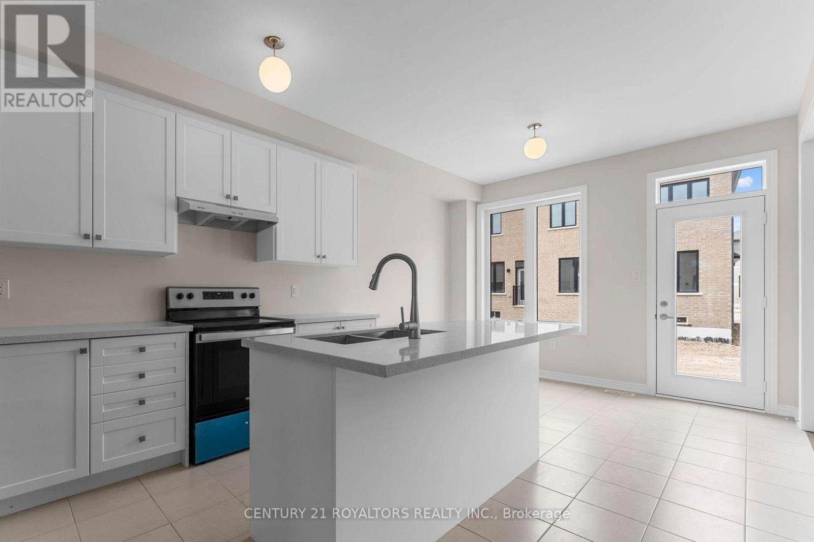 873 Logan Drive, Milton, Ontario  L9E 2C3 - Photo 5 - W13613902