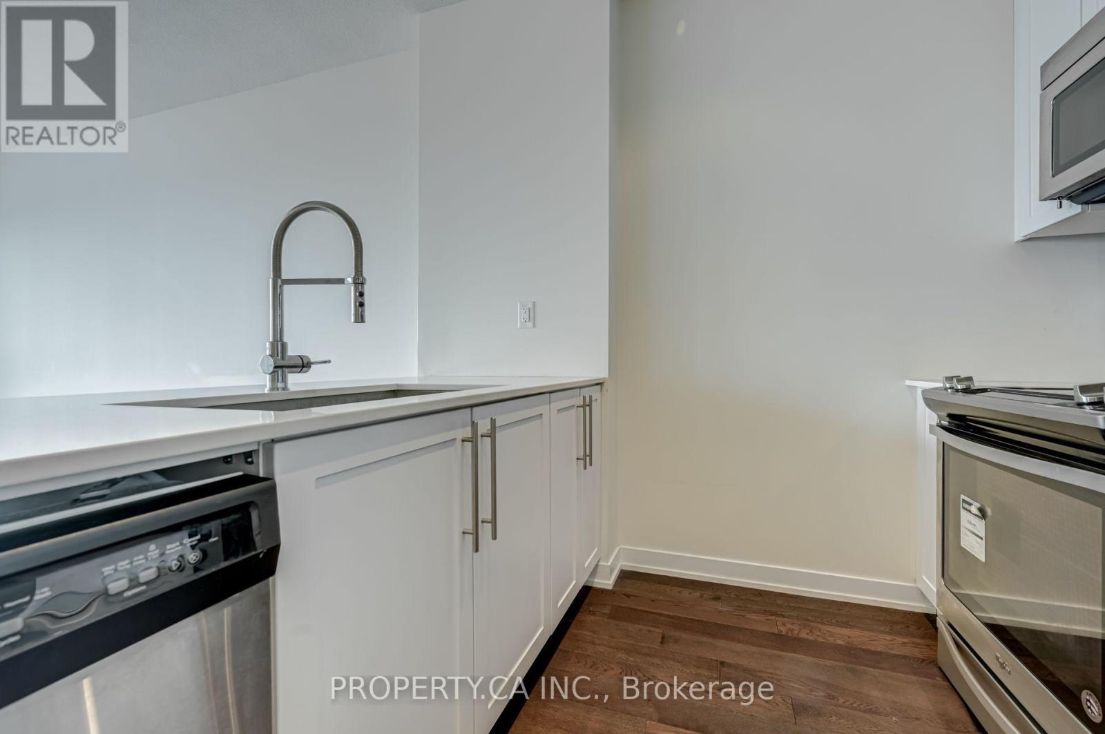 4706 - 4011 Brickstone Mews, Mississauga, Ontario  L5B 0G3 - Photo 17 - W13613976