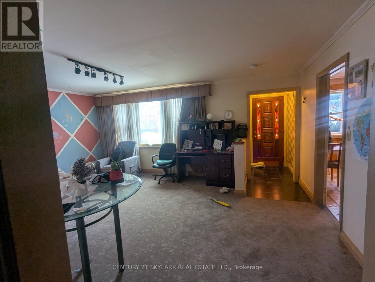 34 Clarence Street, Brampton, Ontario  L6W 1S3 - Photo 3 - W13605738