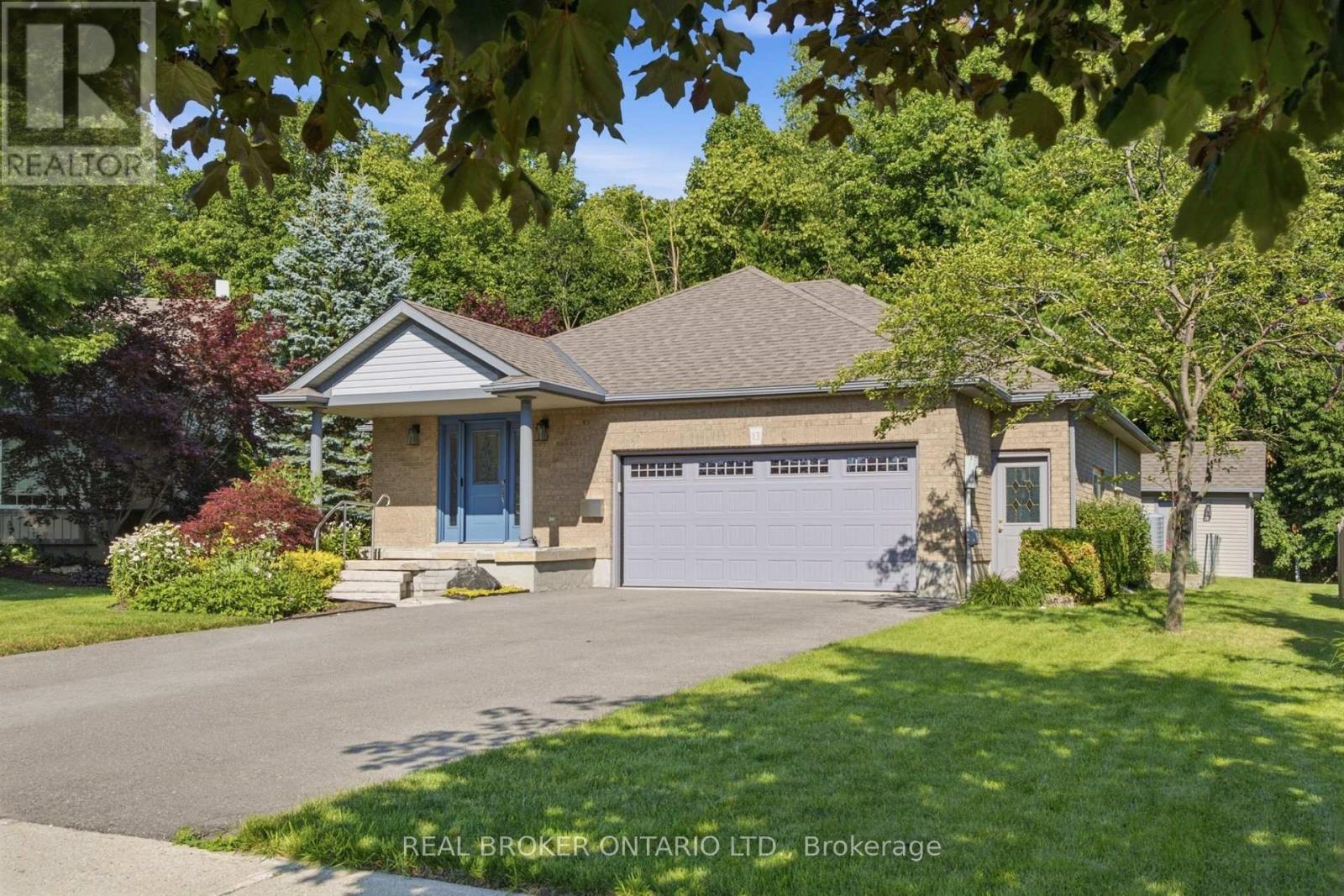 13 BURLWOOD DRIVE, Woolwich, Ontario