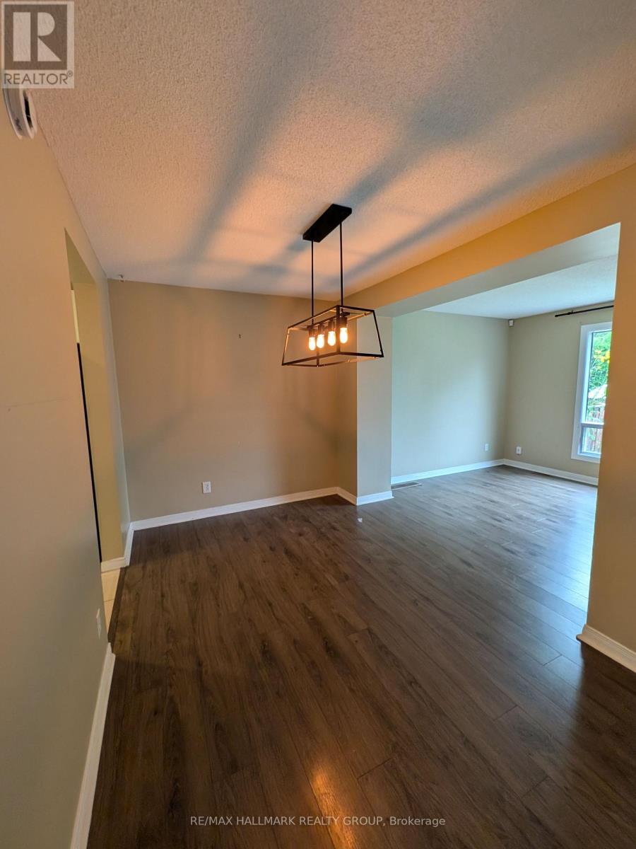 119 Teal Crescent, Ottawa, Ontario  K1E 2C1 - Photo 23 - X12909342