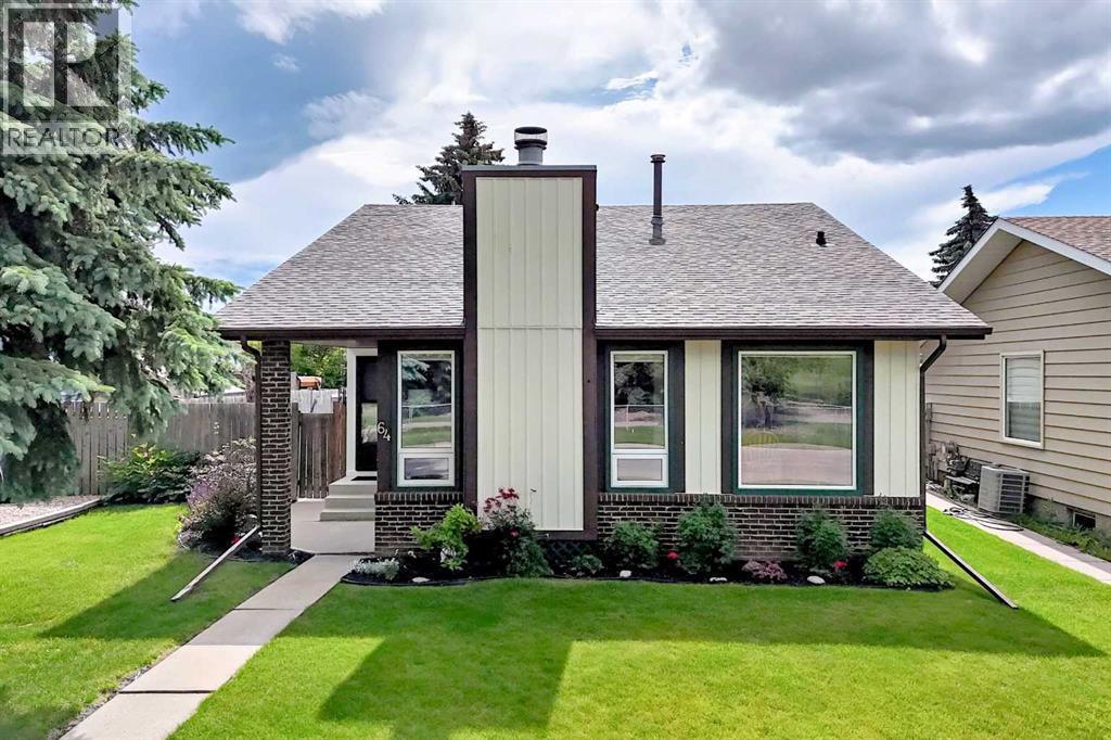 64 Cornett Drive, Red Deer, Alberta  T4P 2G7 - Photo 1 - A2325949
