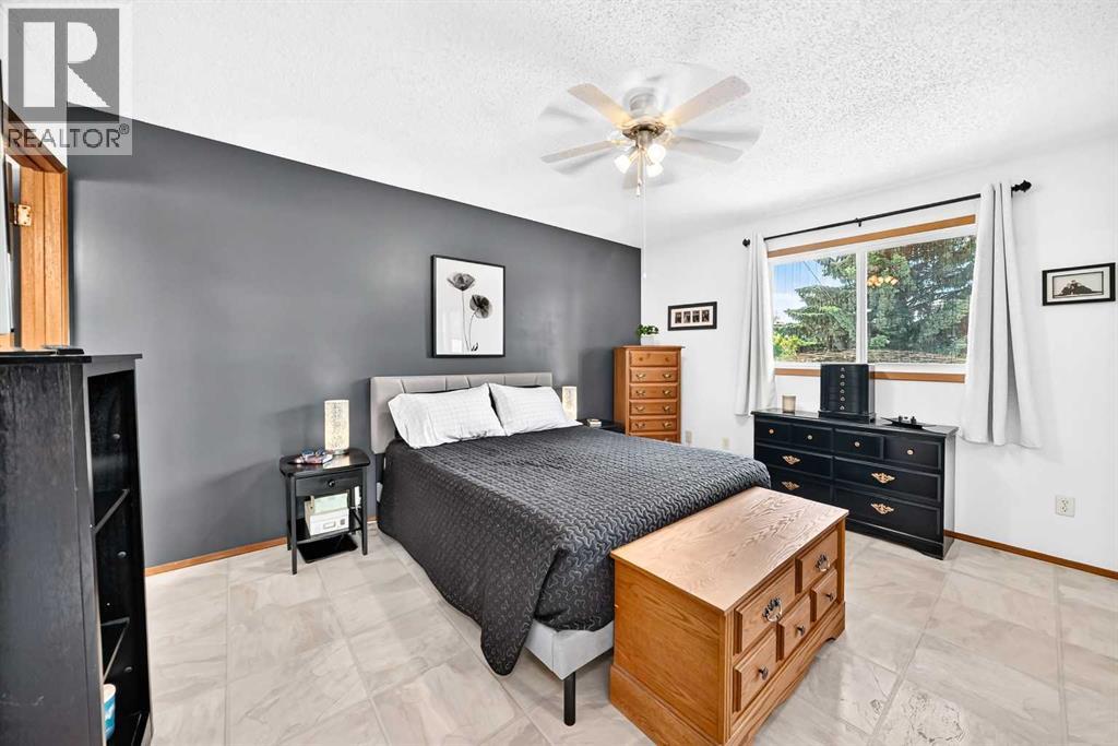 64 Cornett Drive, Red Deer, Alberta  T4P 2G7 - Photo 12 - A2325949