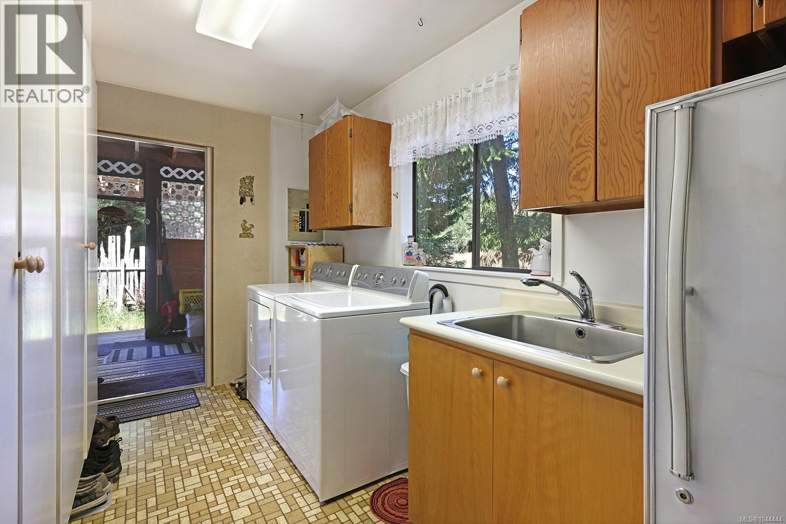 2570 Piercy Rd, Denman Island, British Columbia  V0R 1T0 - Photo 6 - 1044444