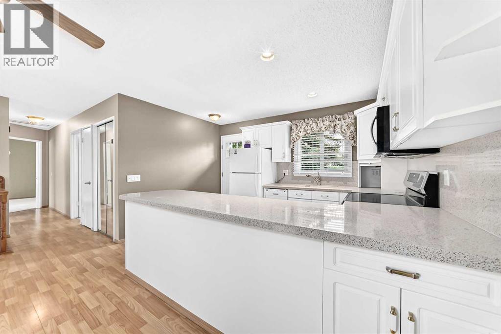 13, 336 Rundlehill Drive NE, Calgary, Alberta  T1Y 2Y2 - Photo 9 - A2332333