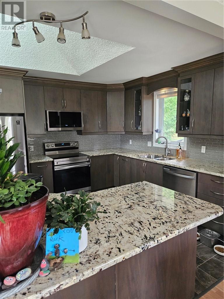 2476 Cavendish Court, Sudbury, Ontario  P3E 5X6 - Photo 2 - 2129485