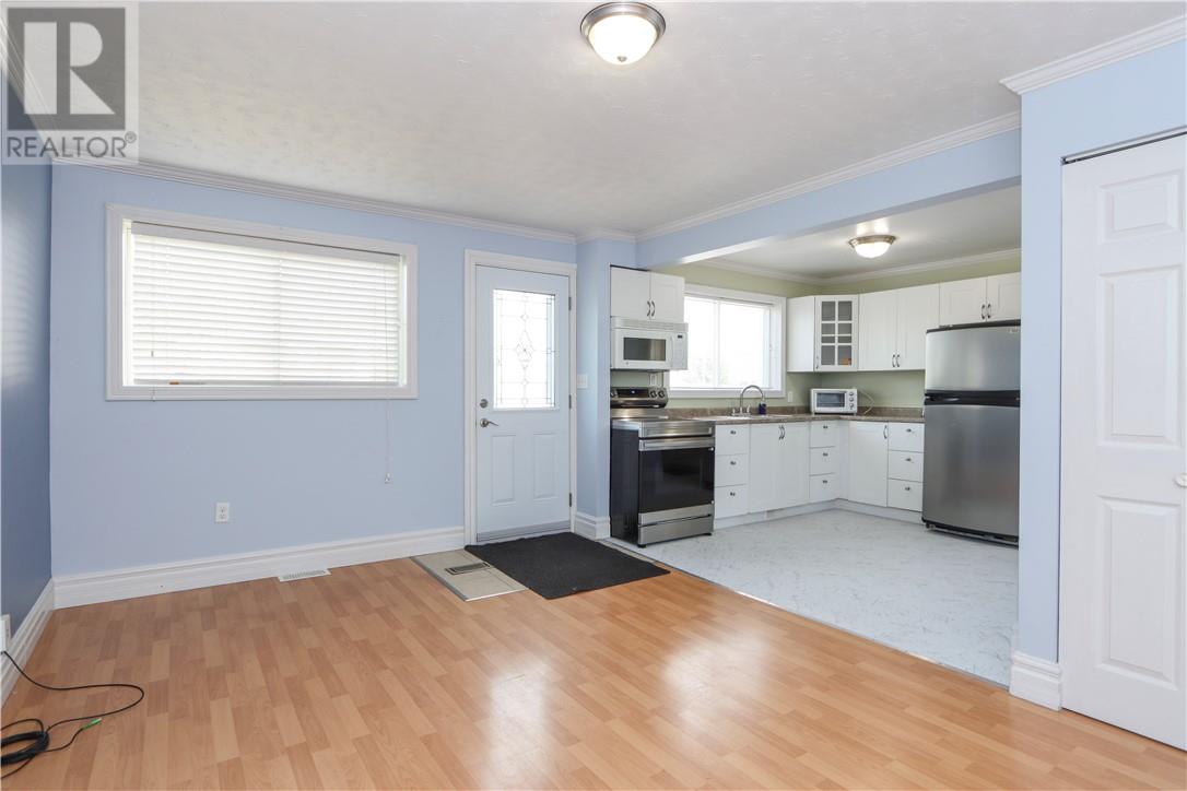 14 Glover Avenue, Sudbury, Ontario  P3C 3J7 - Photo 2 - 2129473