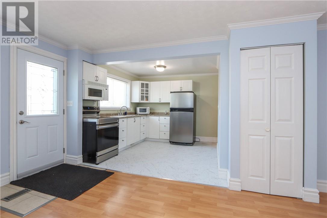 14 Glover Avenue, Sudbury, Ontario  P3C 3J7 - Photo 3 - 2129473