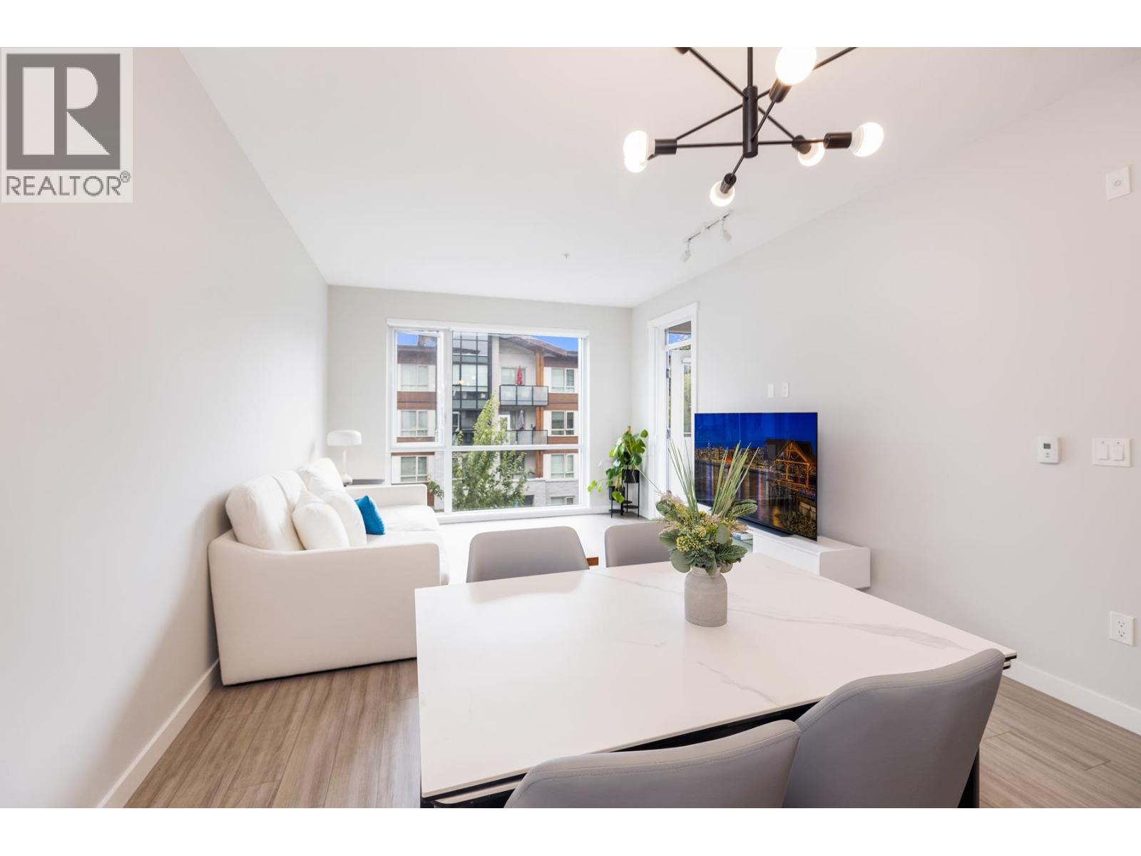 302 2651 Library Lane, North Vancouver, British Columbia  V7J 0C1 - Photo 5 - R3150552