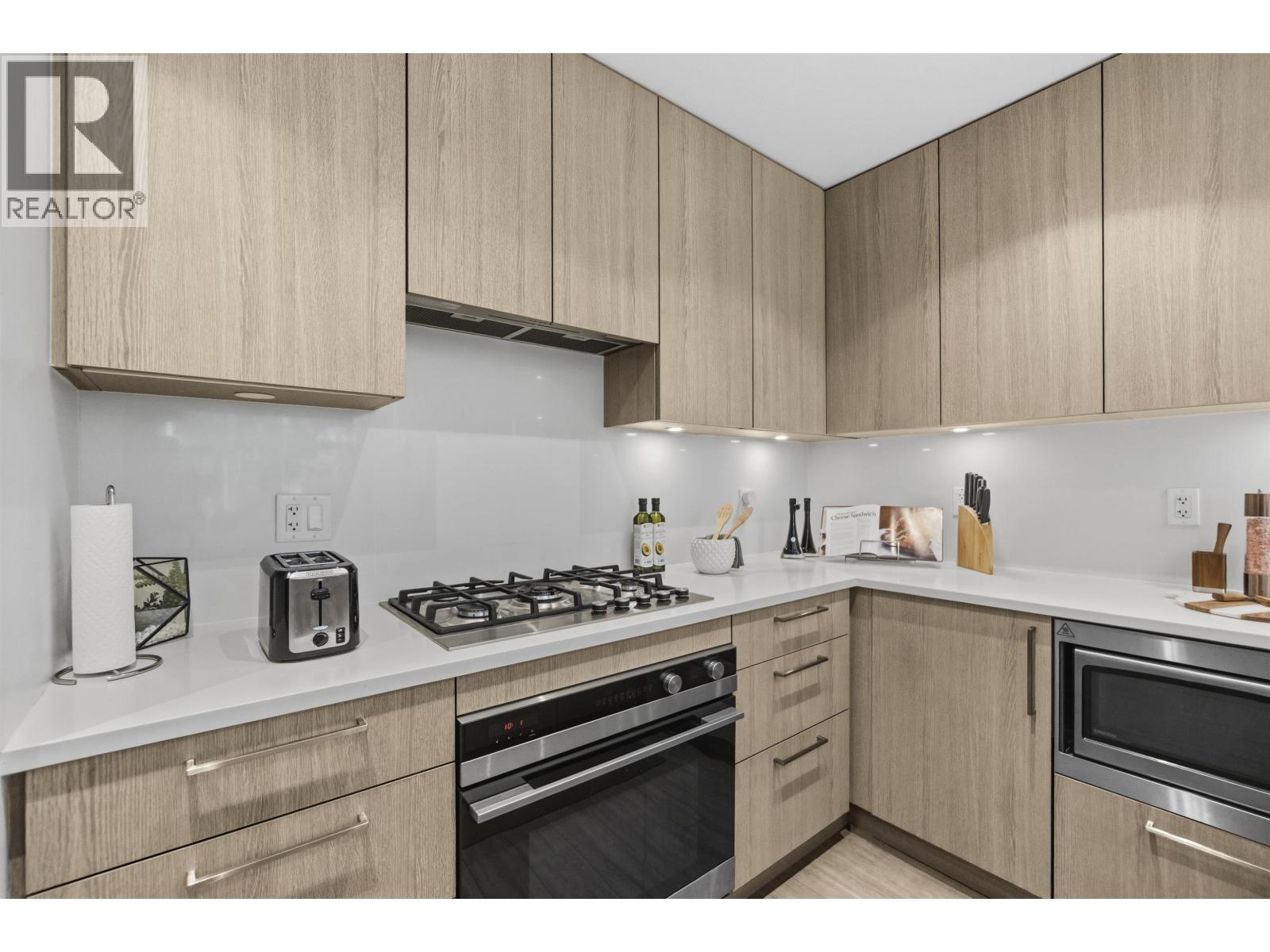 113 747 E 3rd Street, North Vancouver, British Columbia  V7L 1G8 - Photo 4 - R3150570
