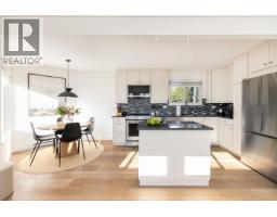416 ST. GEORGES AVENUE, North Vancouver, British Columbia