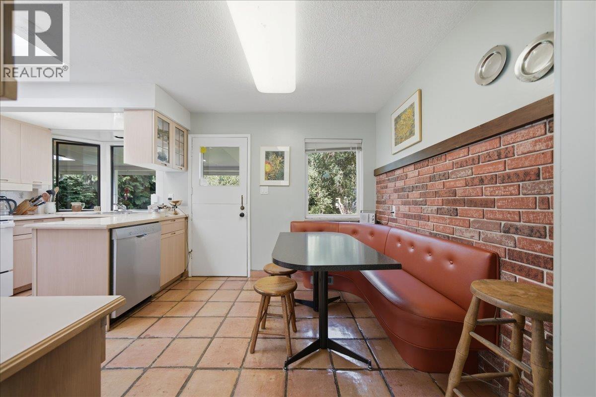 1388 Cambridge Drive, Coquitlam, British Columbia  V3J 2P7 - Photo 22 - R3150503