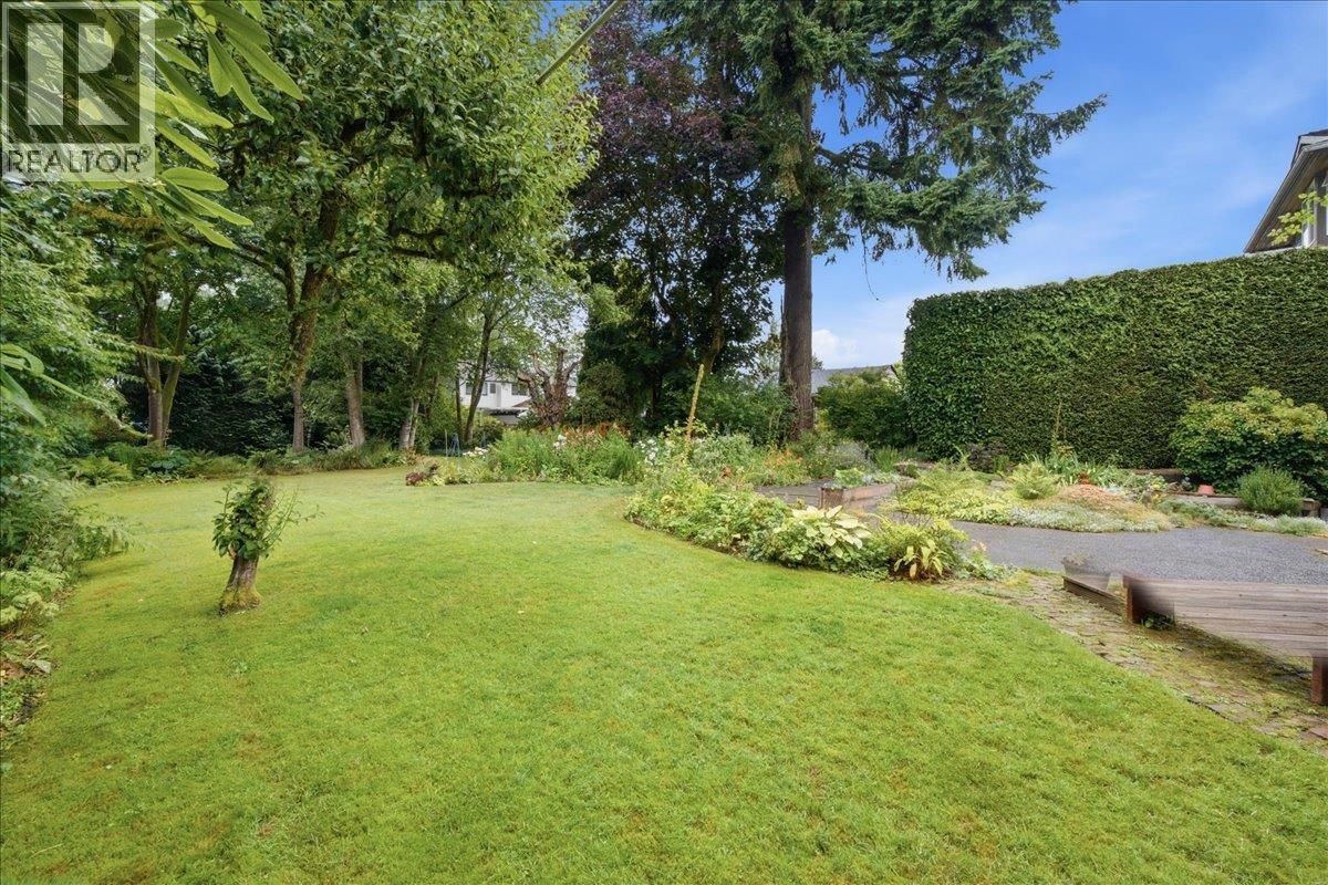 1388 Cambridge Drive, Coquitlam, British Columbia  V3J 2P7 - Photo 6 - R3150503