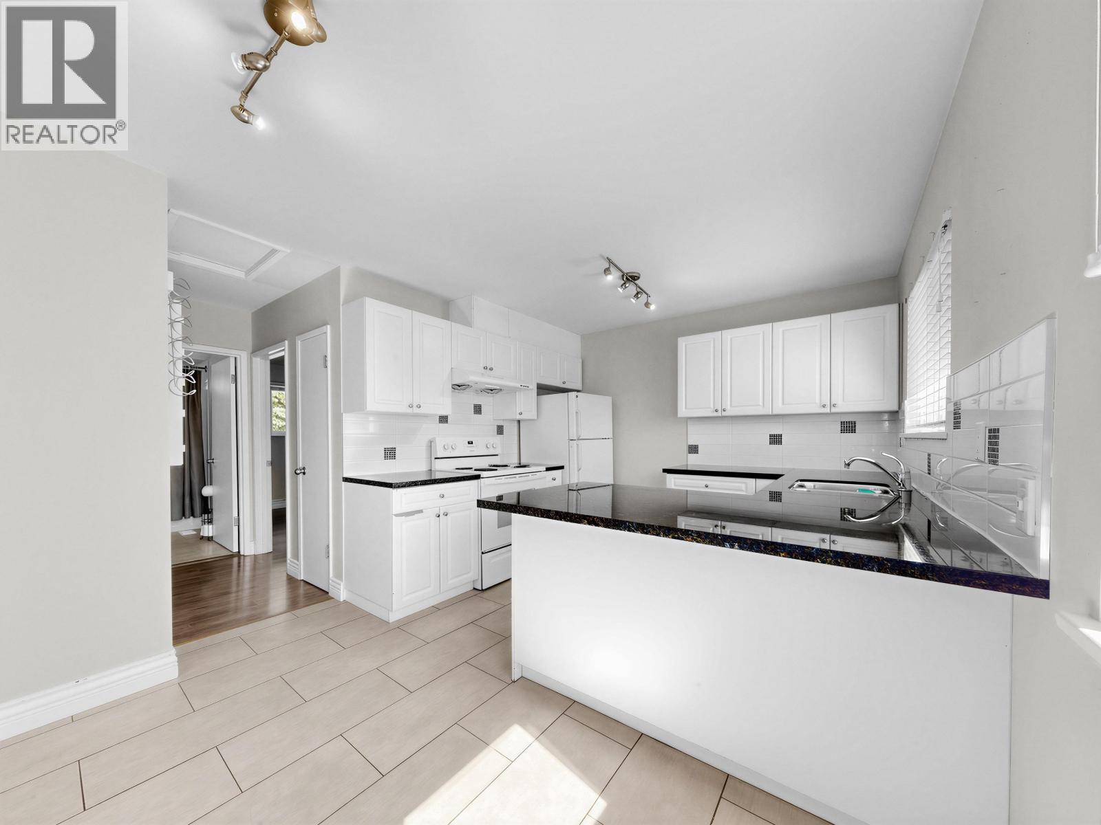 6299 Azure Road, Richmond, British Columbia  V7C 2N8 - Photo 5 - R3150600